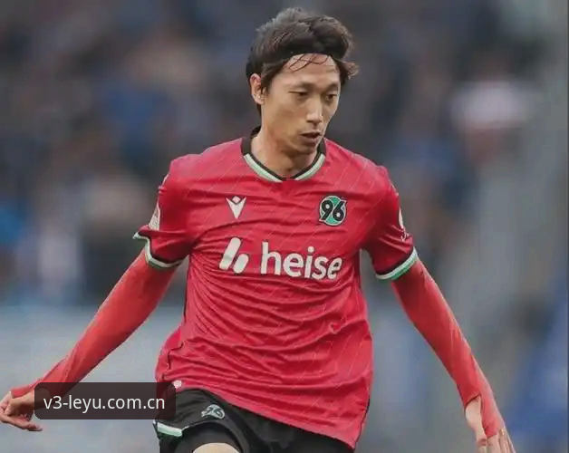 J1联赛速度排行榜数据深度解析：室屋成37.1km/h登顶背后的跑步引擎